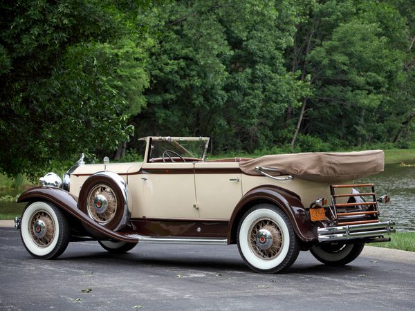 packard_eight_individual_custom_convertible_sedan_-copie-6.jpg