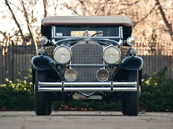 packard_deluxe_eight_sport_phaeton_1931_.jpg