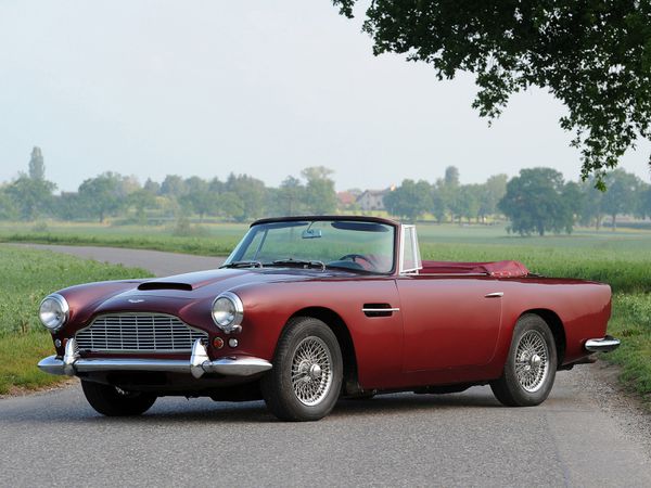 aston_martin_db4_convertible_1962_105-copie-1.jpg