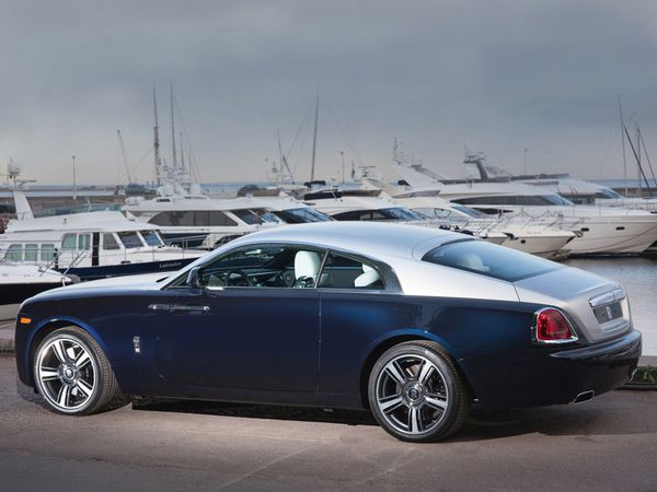 rolls_royce_wraith_2013_105.jpg