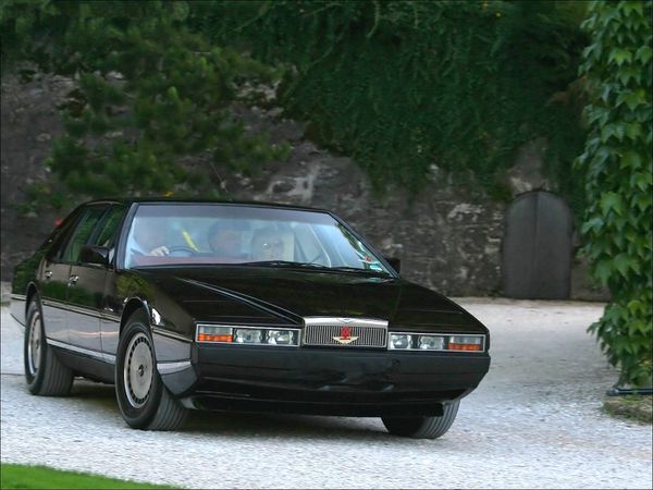aston_martin_lagonda_1976_105.jpg