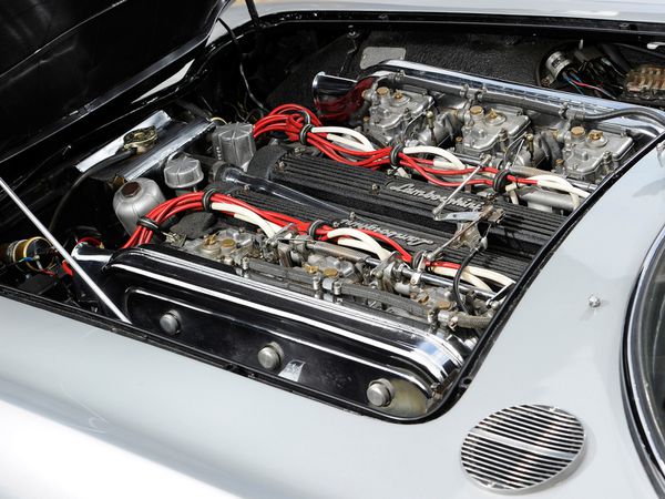 lamborghini_350_gt_1964_106-copie-1.jpg