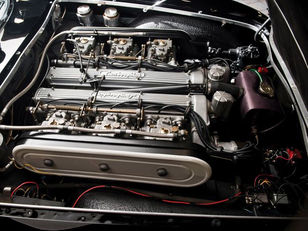 lamborghini_350_gt_1964_117.jpg