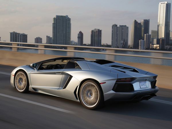 lamborghini_aventador_lp700-4_roadster_2013_111.jpg