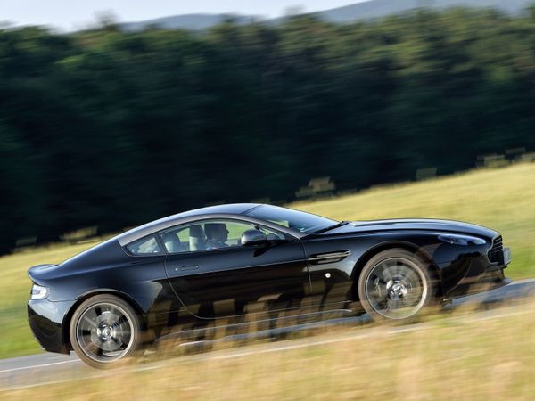 aston_martin_v8_vantage_n430_2014_102.jpg
