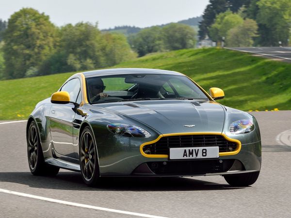 aston_martin_v8_vantage_n430_2014_109.jpg