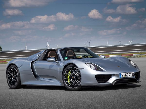 porsche_918_spyder_2014_105.jpg