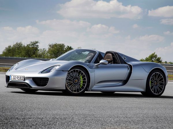 porsche_918_spyder_2014_106.jpg