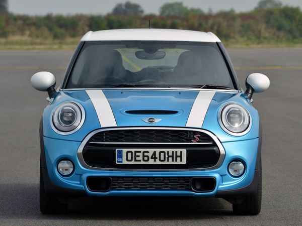 mini_cooper_sd_5-door_f56_uk_2014_110.jpg