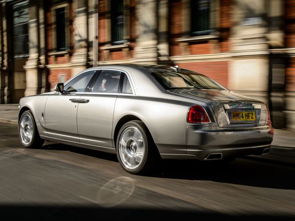 rolls_royce_ghost_series_II_2014_04.jpg