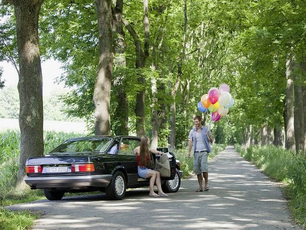 mercedes_benz_class_s_coupe_1981_106.jpg