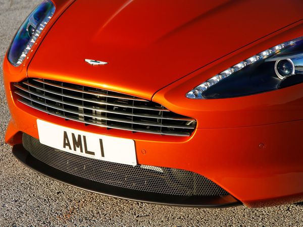 Aston_Martin-Virage_2012_10.jpg