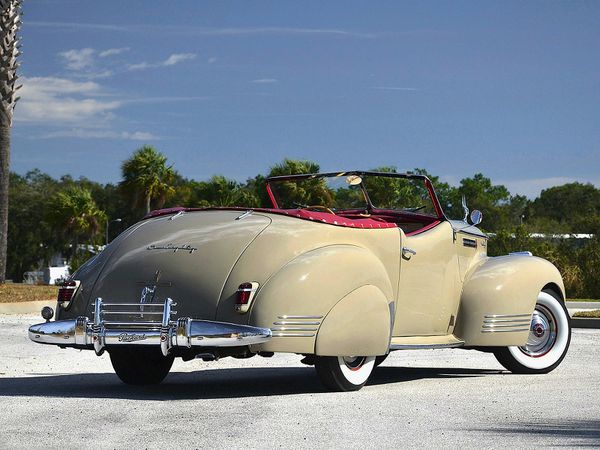 packard_180_super_eight_darrin_convertible_victori-copie-6.jpg