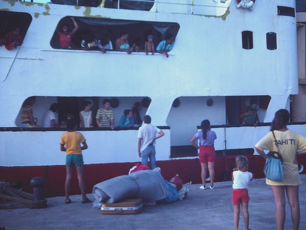 TAPORO III à Motu Uta Le départ de PAPEETE