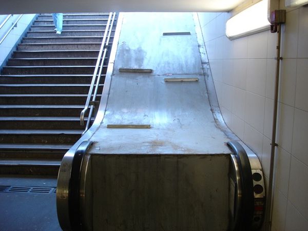 escalator2.JPG
