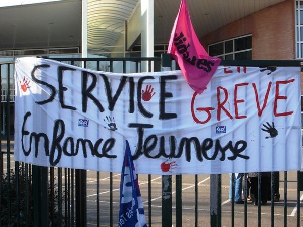 greveservicejeunesse1.JPG