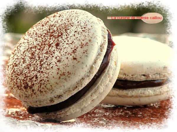 macarons-tonka-chocolat.jpg