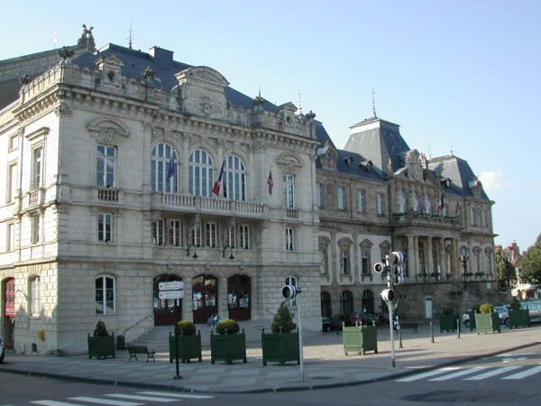 Le Théâtre et l'Hôtel de Ville 06