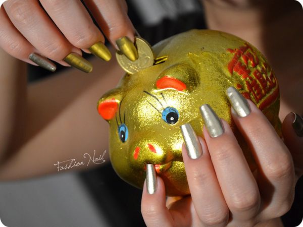 Essie-GoodAsGold-3