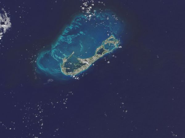 Landsat 8 - Bermudes - Ouragan Gonzalo - Hurricane - Avant passage - Couleur de l'eau