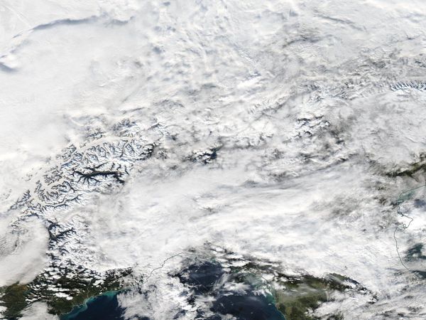 Aqua - MODIS - Alpes - Neige - Nuages bas - 02-12-2014