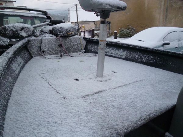 Bateau rempli de neige