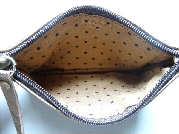 pochette-cuir-interieur-pois-petite-manufacture.jpg