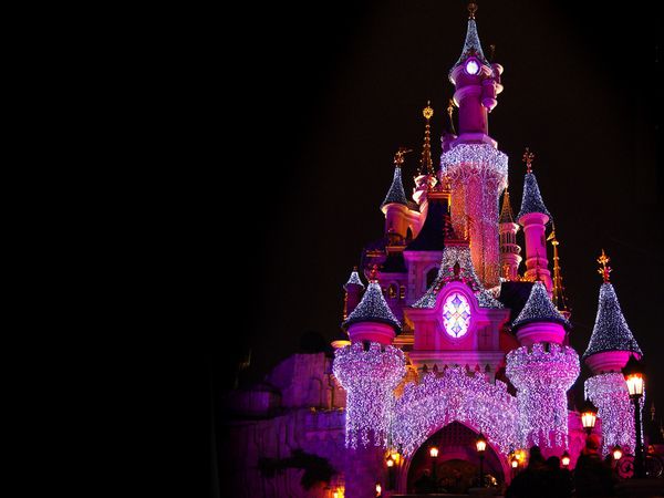 disney_castle_night_wallpaper.jpg