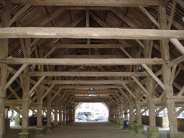 800px-Halles-faouet.JPG