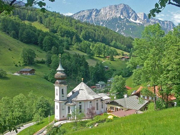 800px-Maria_Gern_Wallfahrtskirche.jpg