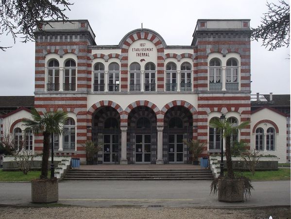 1280px-Thermes_de_Salies-de-Bearn_-Pyrenees-Atlantiques-.JPG