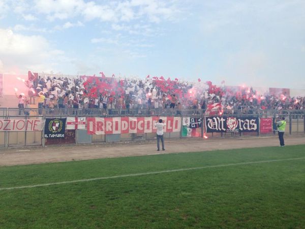TIFO-ALTAMURANO-25-MAGGIO-14.jpg