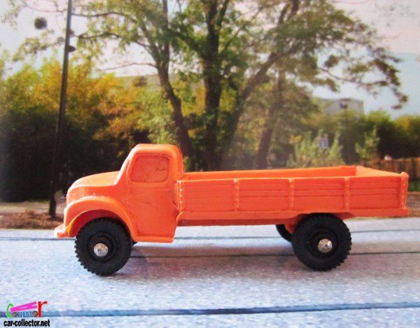 camion-dodge-kew-tomte-laerdal-plastique-mou