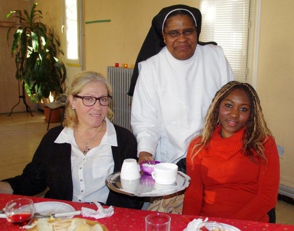 NOEL-Repas-personnes-seules-Paroisse-25-decembre 011