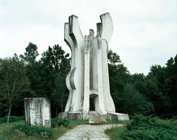 old-monuments-yugoslavia jan kempenaers-18
