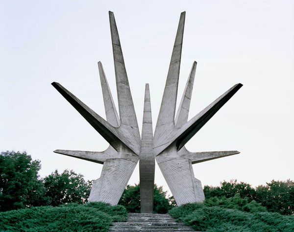old-monuments-yugoslavia jan kempenaers-2