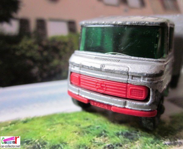 camion-mercedes-scaffolfing-truck-lesney-matchbox--copie-3