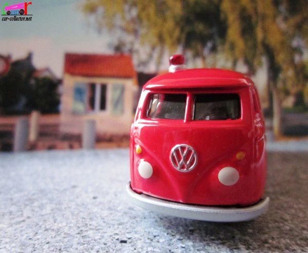 vw-combi-starsky-et-hutch-1965-johnny-lightning (2)