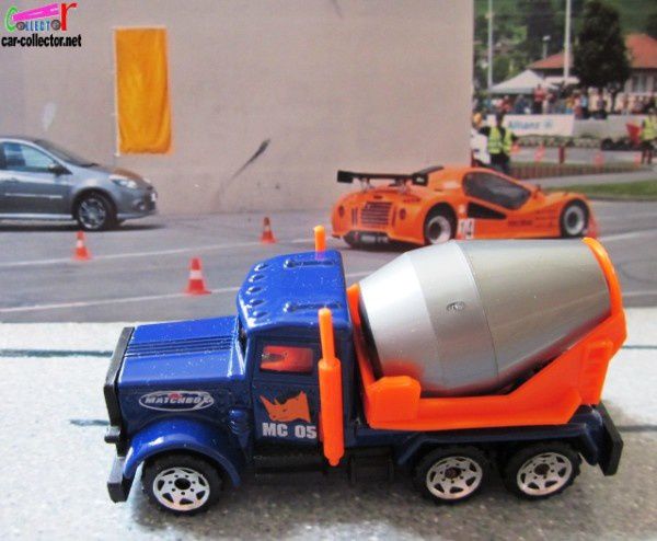 peterbilt-cement-truck-camion-betonniere-matchbox