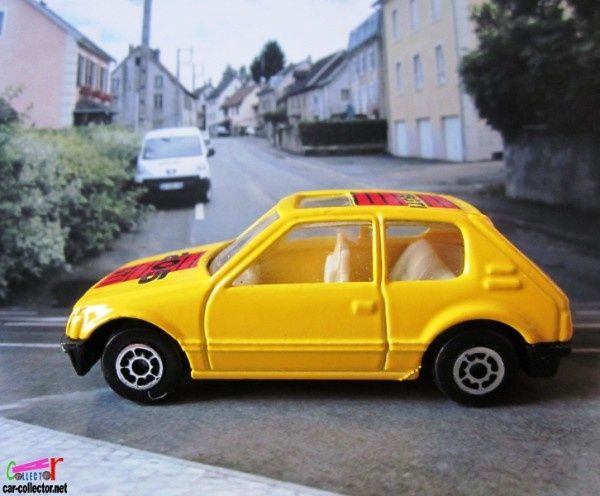 peugeot-205-gti-peinture-jaune-maisto-3inches (2)