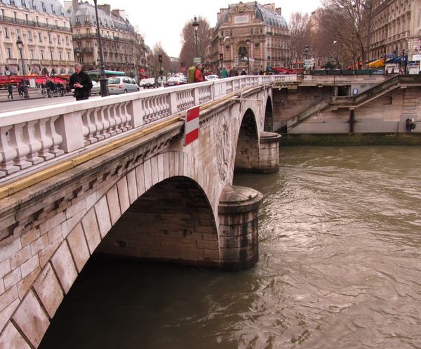 PONT-SAINT-MICHEL 8018