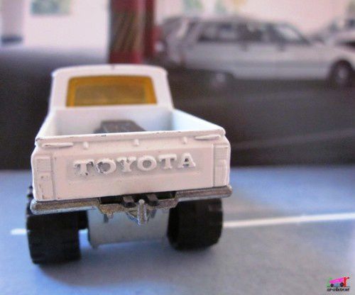 4x4-toyota-pickup-majorette (4)