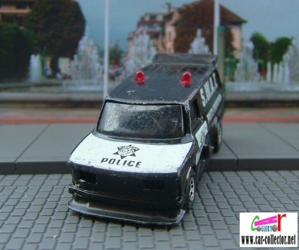 ford supervan II black matchbox (2)