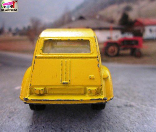 citroen-2cv6-canard-corgi-britain (4)