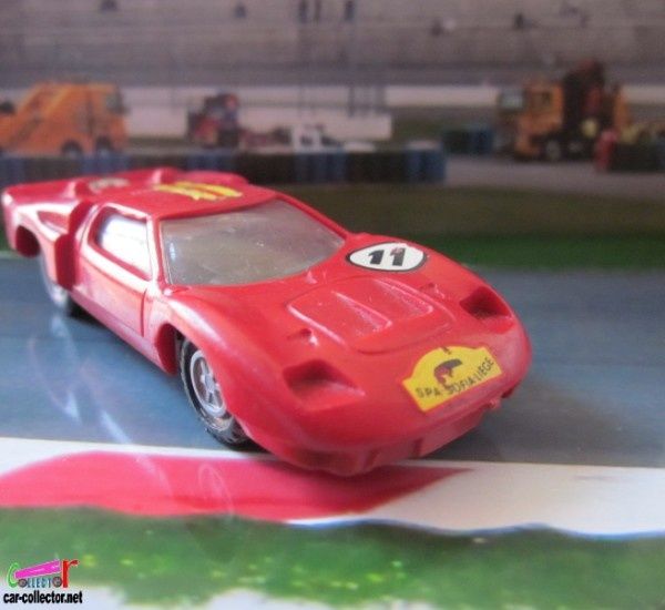 ford-mkII-voiture-de-course-champion-france