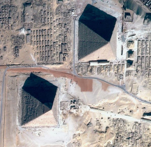 Pleiades---Egypte---Pyramides-Gizeh---24-12-2012---Extrait.jpg