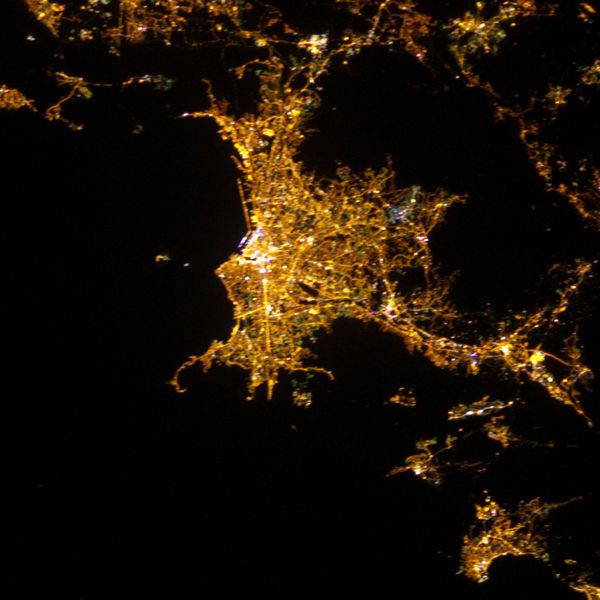 ISS - Marseille - 08-12-2012 - 20h01 - ISS034-E-5886 - pivo