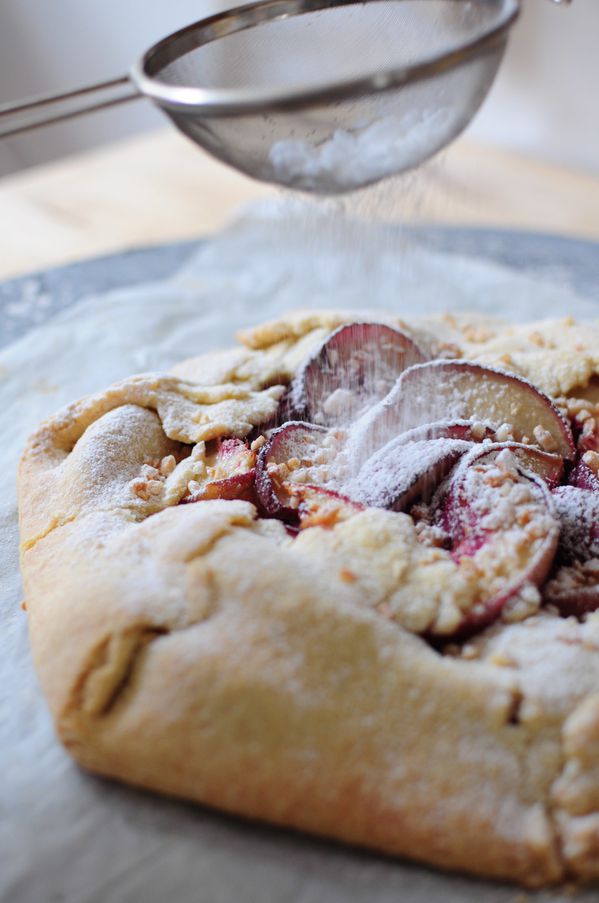 Tarte-rustique-aux-peches--9-.JPG