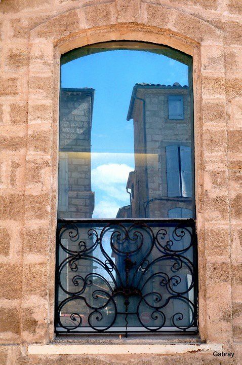 y01---Fenetre-avec-des-reflets.JPG