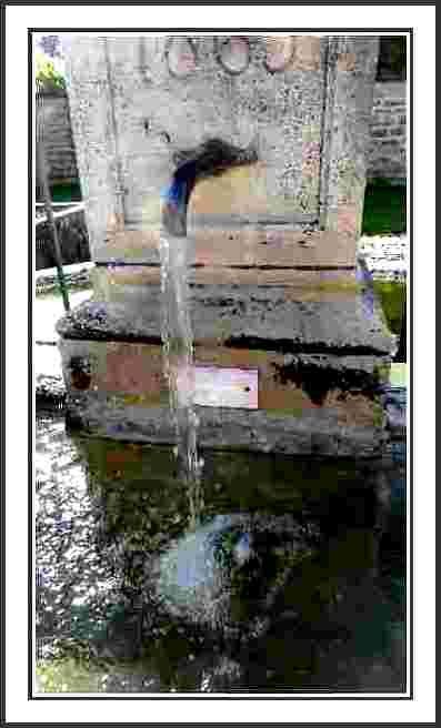 2-Fontaine---Ferriere-Doubs-copie-1.JPG